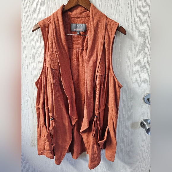 Torrid Sleeveless Vest - Picture 2 of 2